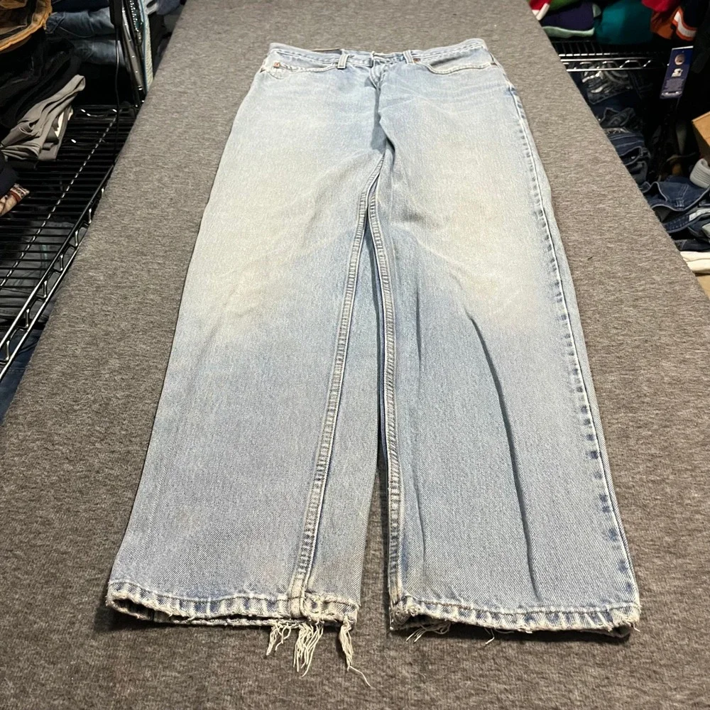 Vintage Levis 550 Relaxed Fit Light Wash Denim Jeans Mens 33x36 Distressed 90s
